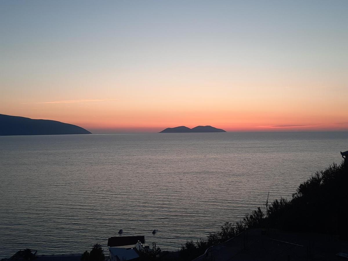 Flower Hill Vlore Exterior photo