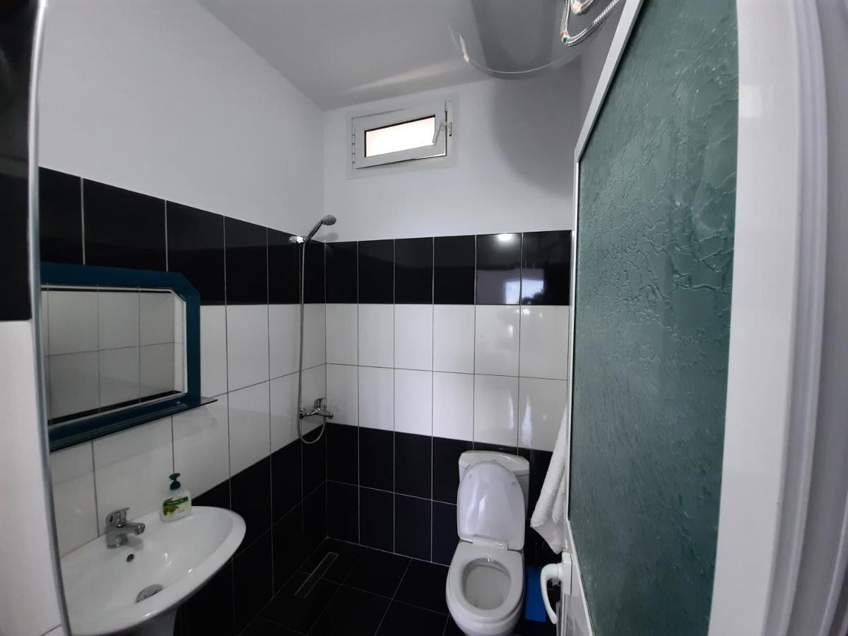 Flower Hill Vlore Exterior photo