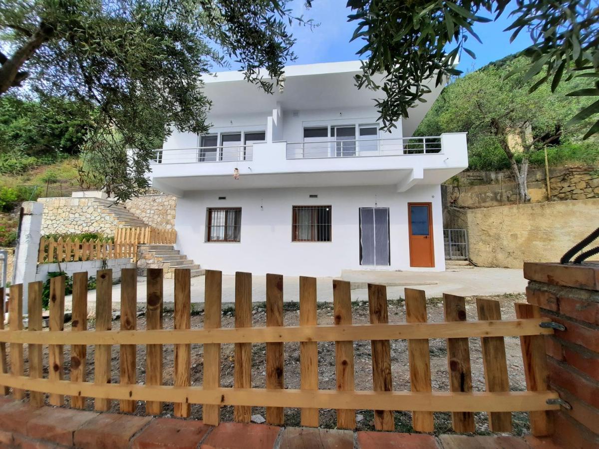 Flower Hill Vlore Exterior photo