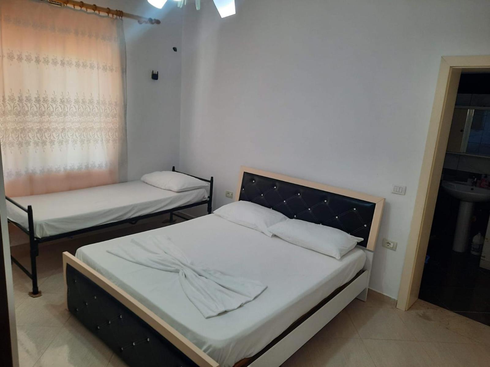 Flower Hill Vlore Exterior photo