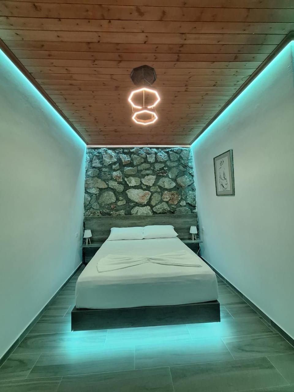 Flower Hill Vlore Exterior photo
